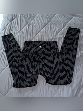 lululemon athletica Black & Gray Patterned High-Rise Leggings